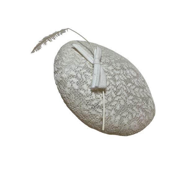 Vintage‎ Ivory Pillbox Hat Cocktail Party Wedding Church Feather Fascinator - Picture 1 of 4
